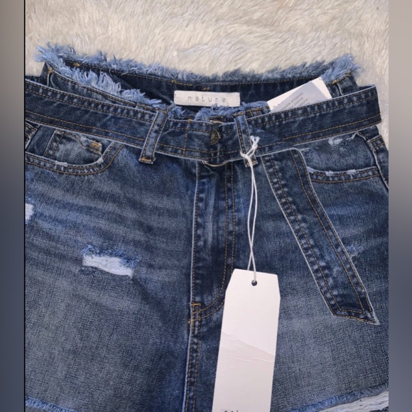 NATURE Women’s Distressed Cut-Out Shorts w/ Jean Made Belt Included Sz XS NWT - Picture 8 of 9